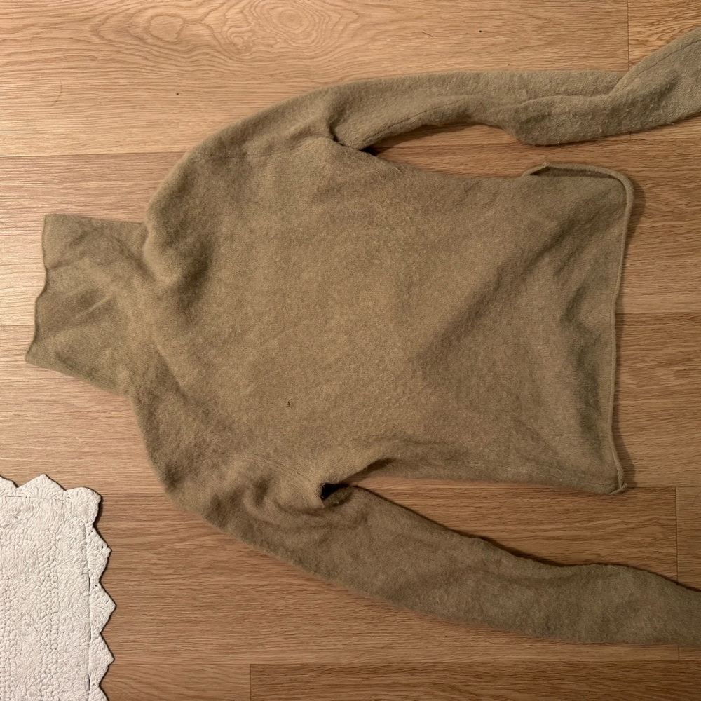 American Vintage Cozy Tan Turtleneck Sweater